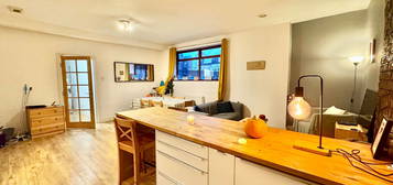 2 bed flat for sale