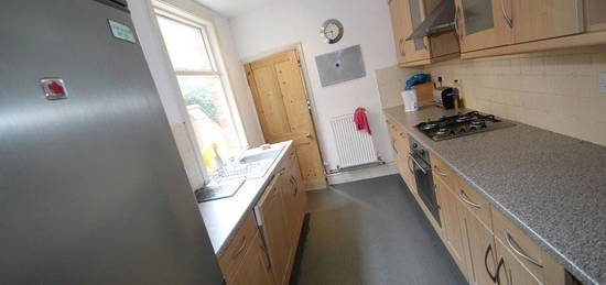 Terraced house to rent in Lorne Road, Leicester LE2