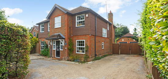 6 bedroom detached house for sale