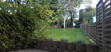 schicke Wohnung mit großer Terrasse im Hochparterre