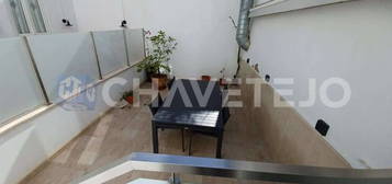 Apartamento T2 com terraço no centro histórico de Tomar.