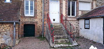 MAISON DE BOURG AU CALME