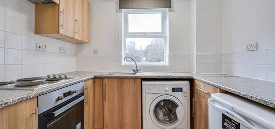 2 bedroom ground floor flat