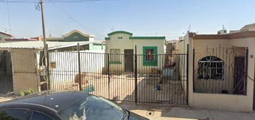 Casa Ubicada En Av. Burela, Villas Residencial Del Prado, Mexicali, B.c. Sk04