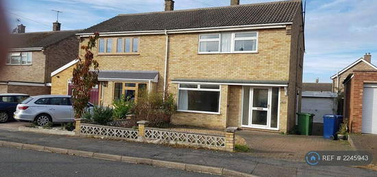 3 bedroom semi-detached house