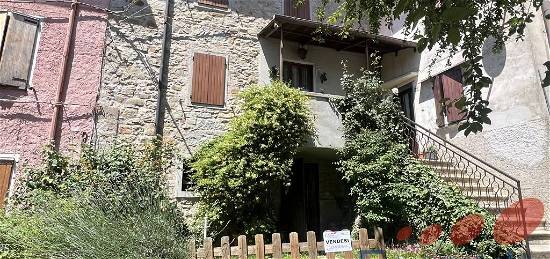 Villa plurifamiliare buono stato, Centro, Gaggio Montano