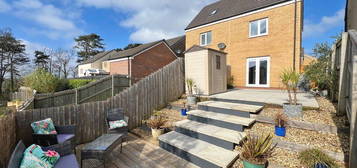 3 bed semi-detached house for sale