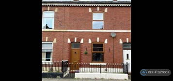 2 bedroom terraced house