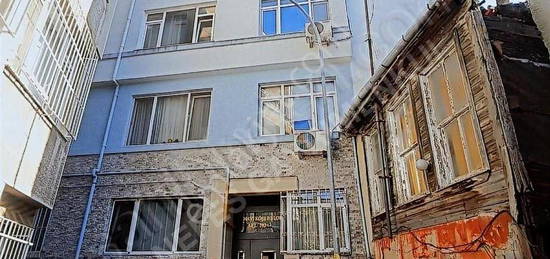 BEYLERBEY MERKEZDE KISM BOAZ MANZARALI 2+1 NET 60M2 SATILIK