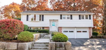 46 Fieldbrook Dr, Norwood, MA 02062