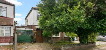 3 bed semi-detached house for sale