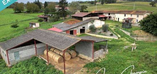 Joli corps de ferme avec habitation et laboratoire