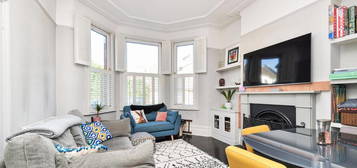 Flat to rent in Churchfield Avenue, North Finchley N12