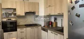 HALO reality - Predaj, trojizbový byt Dunajská Streda, Neratovické námestie