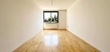 Gepflegte 2-Zimmer Wohnung neben Golfplatz Luftenberg- Perfekt für Singles, Paare oder Investoren
