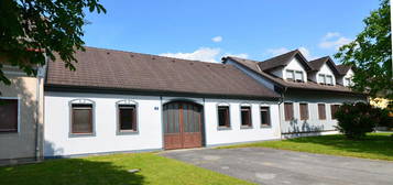 Einfamilienhaus - Streckhof mit großem Nebengebäude