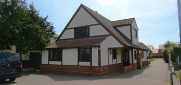 5 bedroom detached house to rent