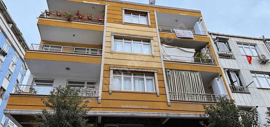 MERKEZİ KONUMDA, ULAŞIMI KOLAY TEMİZ, BAKIMLI VE AİLE APARTMANI