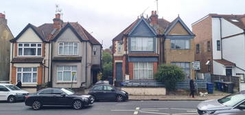 Studio to rent in East Barnet Road, New Barnet, Barnet EN4