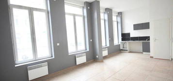 Appartement  à louer, 4 pièces, 3 chambres, 90 m²