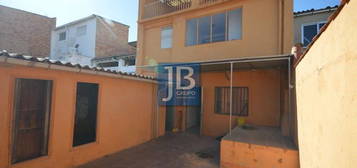 Chalet adosado en venta en calle de Colom