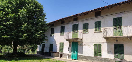 Casale/cascina in vendita a Agliano Terme