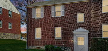 203 Pilgrim Ln, Drexel Hill, PA 19026