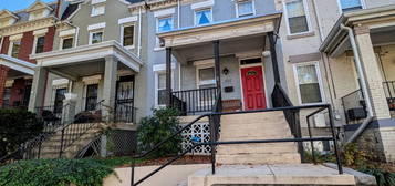 117 Rhode Island Ave NE, Washington, DC 20002