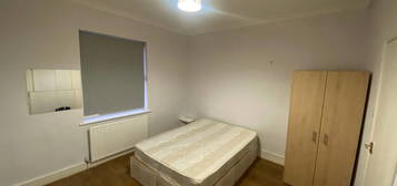 Room to rent in London Road, Wembley HA9