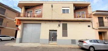 Piso en venta en C/ Turia, Casinos