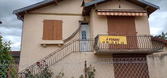 A vendre maison avec hangar