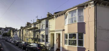 Terraced house to rent in St. Martins Street, Brighton BN2