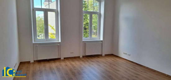 Erstbezug nach Generalsanierung, helle 2 Zimmer Altbau Wohnung, unbefristet