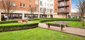 Flat for sale in Elmira Way, Salford, Greater Manchester M5