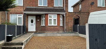 3 bed end terrace house to rent