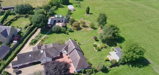 5 bed detached house for sale