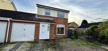 3 bedroom link detached house for sale