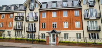 Flat to rent in London Road, St. Albans, Hertfordshire AL1