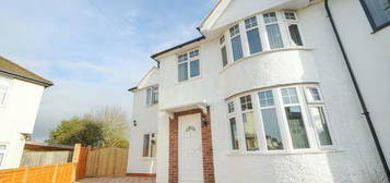 8 bedroom semi-detached house