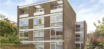 Flat to rent in Upper Richmond Road, London SW15