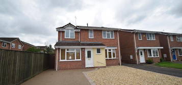 6 bed detached house to rent