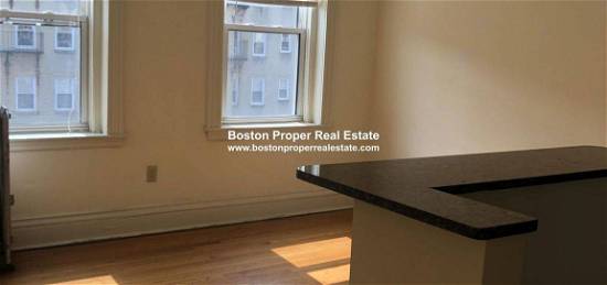 28 Queensberry St #6D, Boston, MA 02215