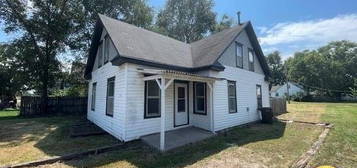 3747 Front St, Grantville, KS 66429