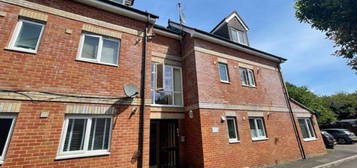 Flat to rent in Anns Hill Road, Gosport PO12