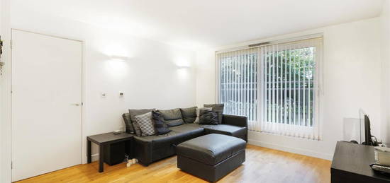 Flat for sale in Sudbury Heights Avenue, Sudbury, Wembley UB6