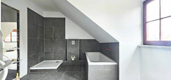 ERSTBEZUG moderne 3-Raum-Wohnung Küche Badewanne Dusche