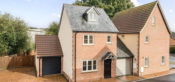 3 bed link detached house for sale