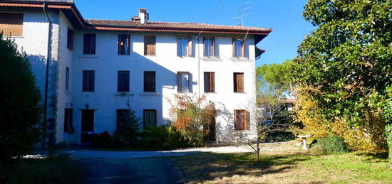 CASA PLURICAMERE CON GIARDINO