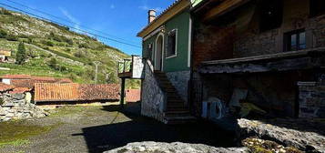 Casa rural en Yernes y Tameza