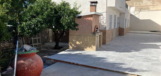 Alquiler de  Casa de pueblo en carril del Palmeral, 32